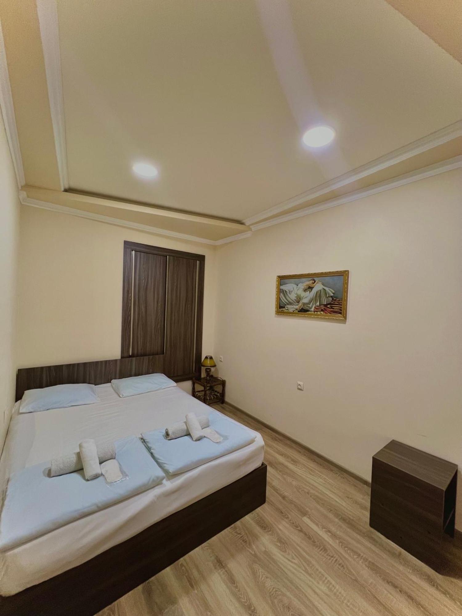 Domino Yerevan Hostel And Hotel Exterior photo